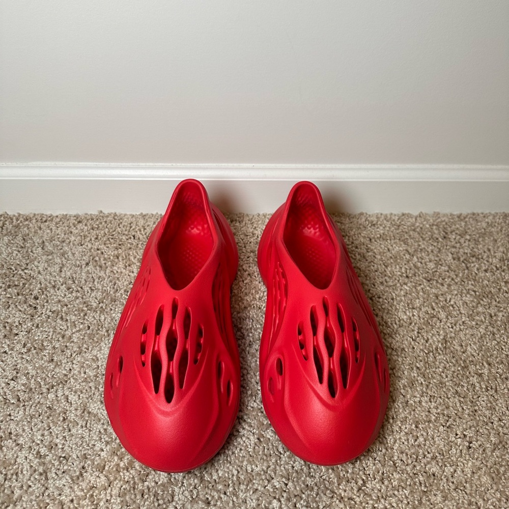 adidas Yeezy Foam RNNR - Vermillion